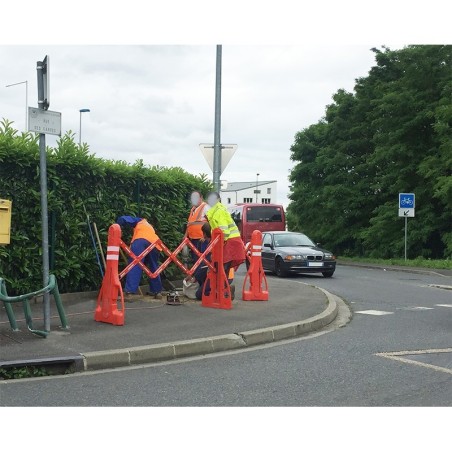 Extendable plastic safety barrier - 2,40m - Viso
