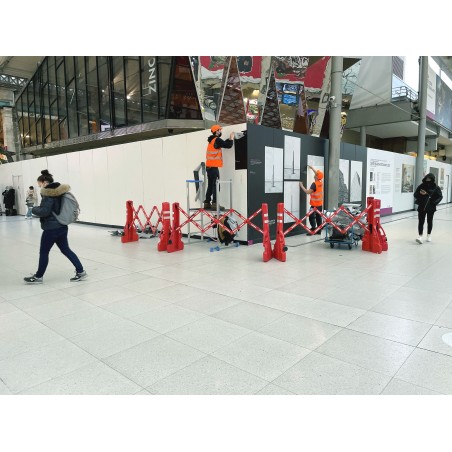 Extendable plastic safety barrier - 2,40m - Viso